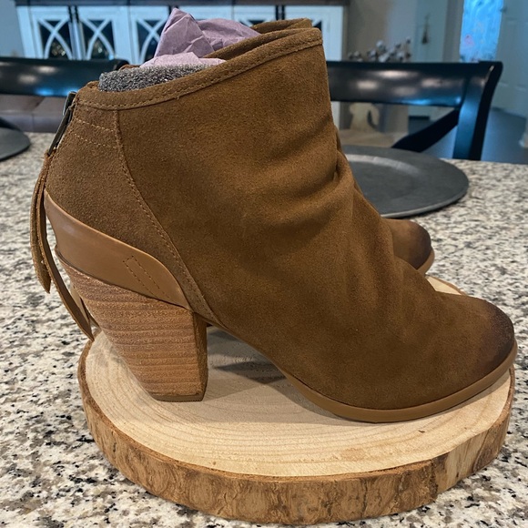 Naughty Monkey Leather Ankle Boots NWOT - Picture 2 of 9